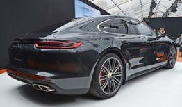 四门超跑保时捷GT Panamera Turbo