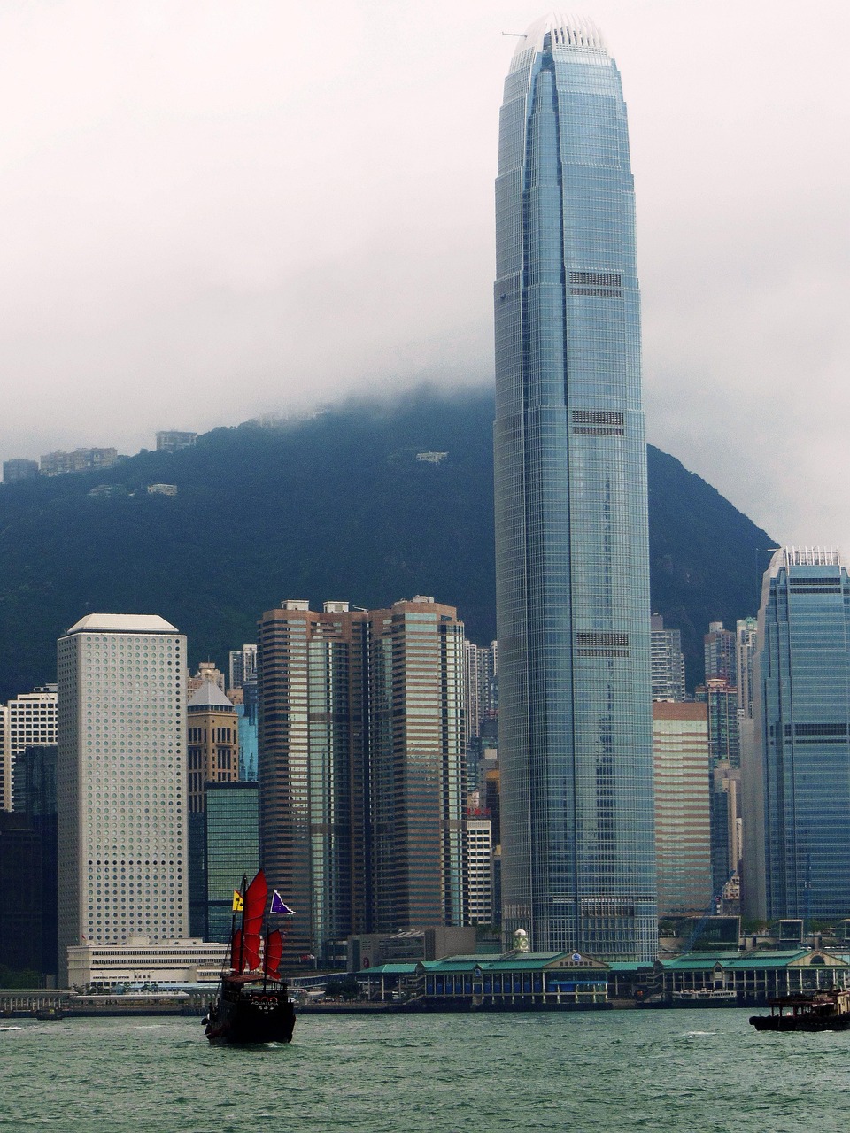 深圳大暴雨，城市防洪的挑战与应对策略